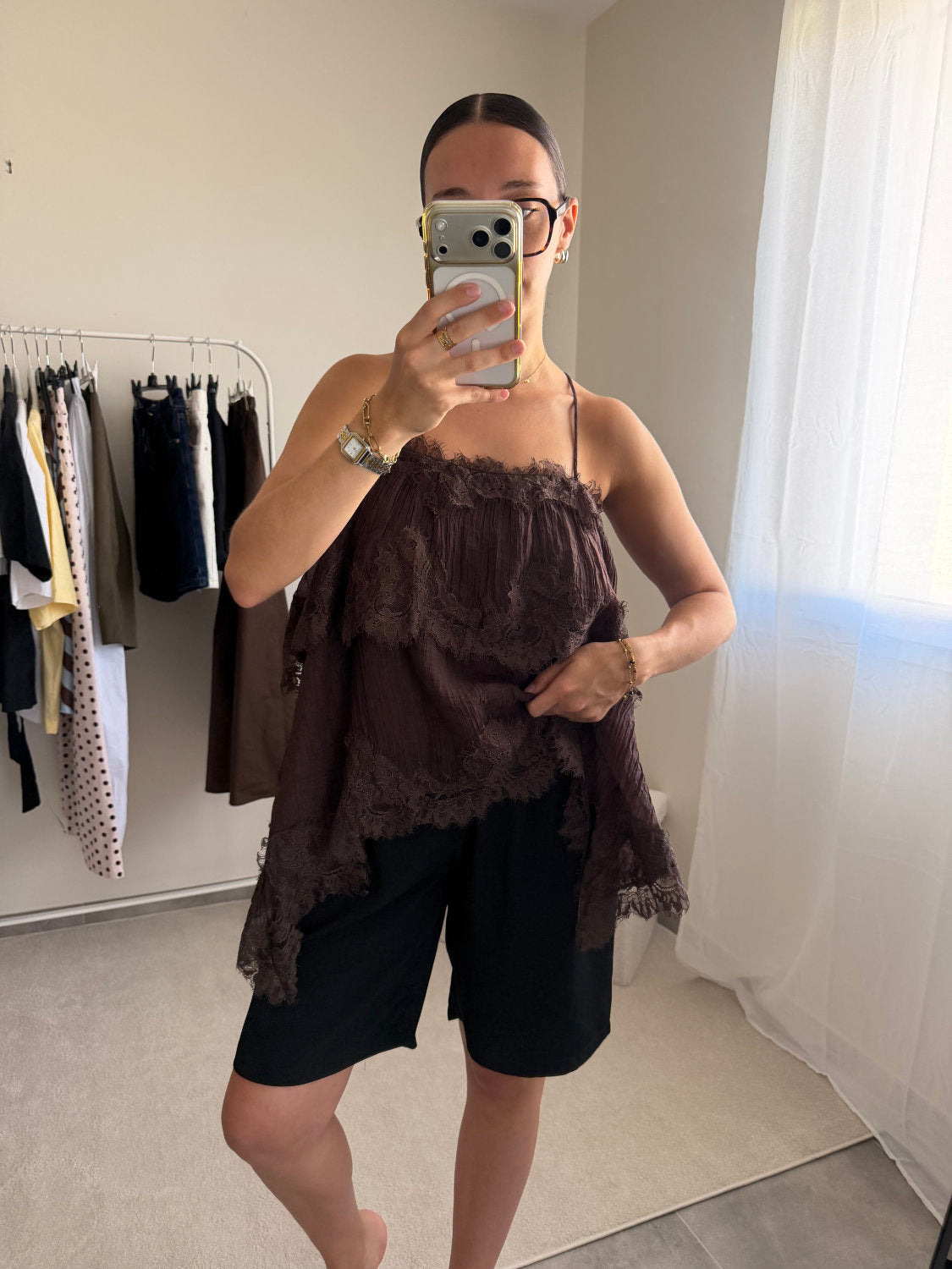 Débardeur satiné avec détails dentelle