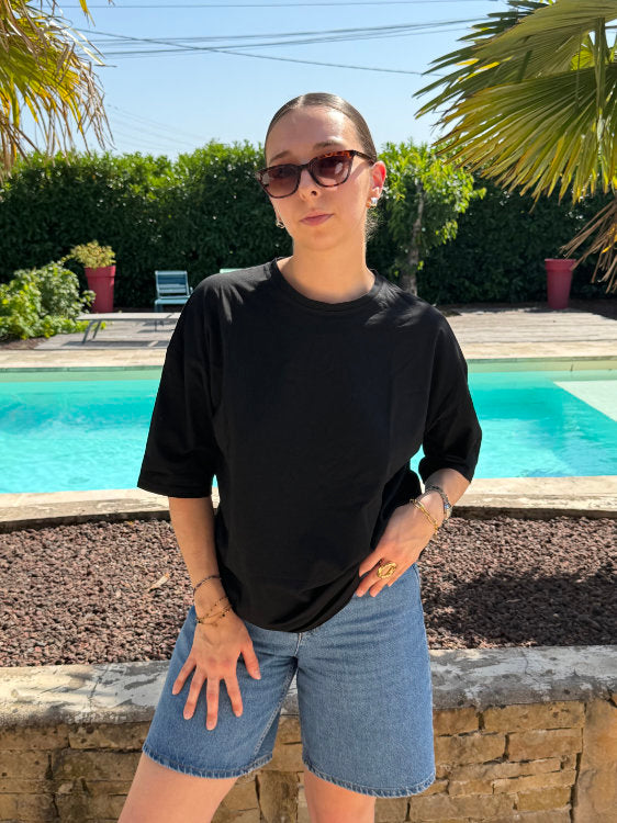 Tee shirt avec cœur rouge dans le dos
