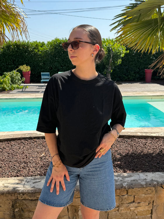 Tee shirt avec cœur rouge dans le dos