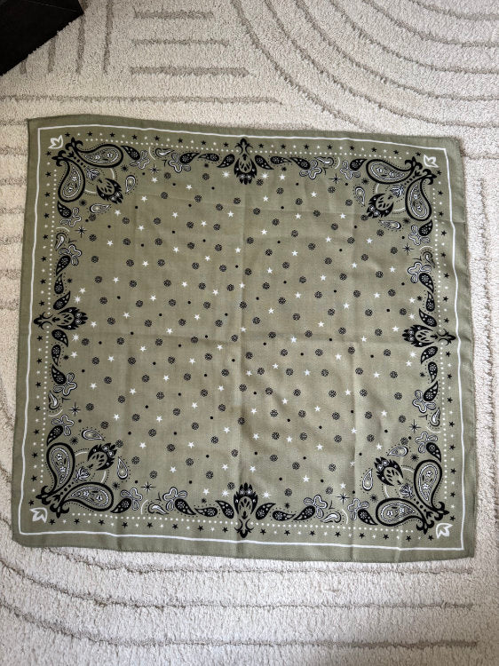 Foulard à motifs