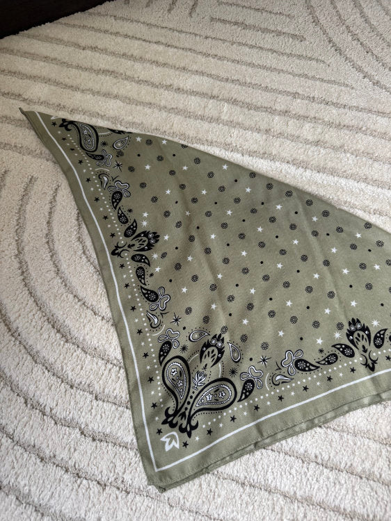 Foulard à motifs