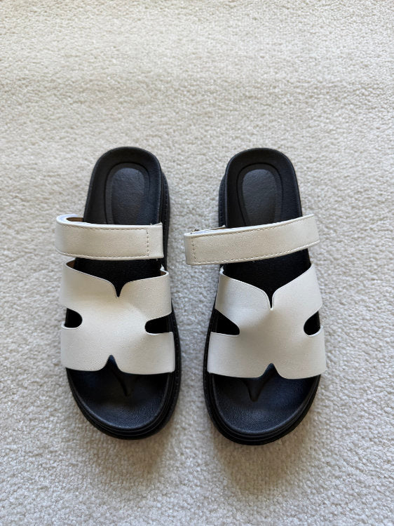 Flat mules