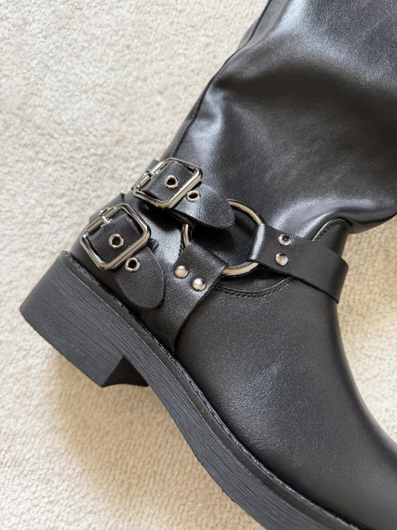 Bottes à boucles style biker