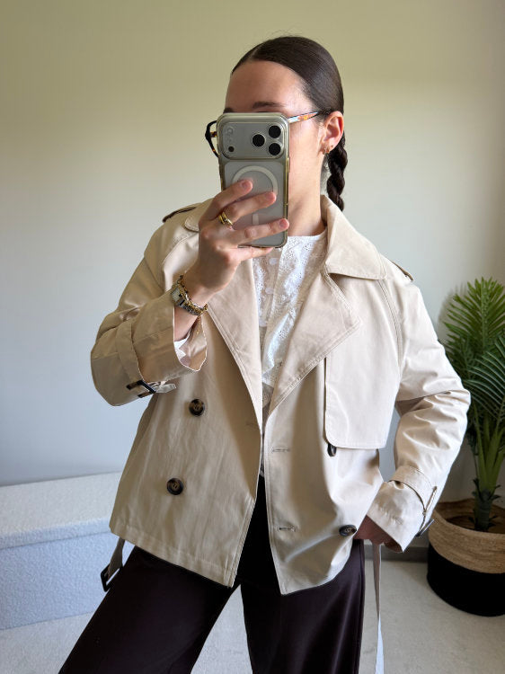 Trench court avec ceinture