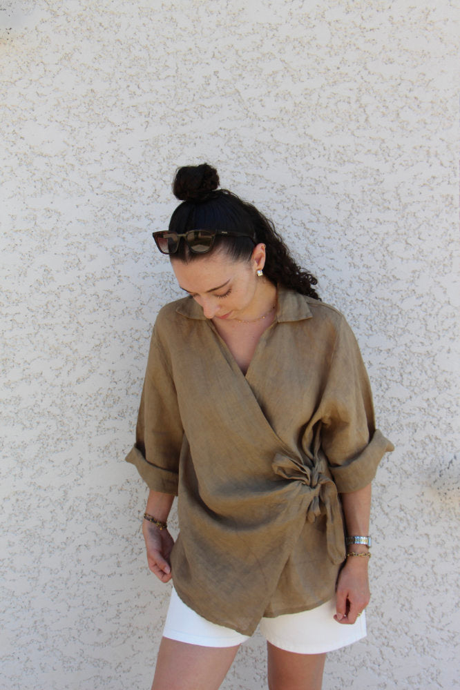 Blouse manches courtes en lin avec nœud