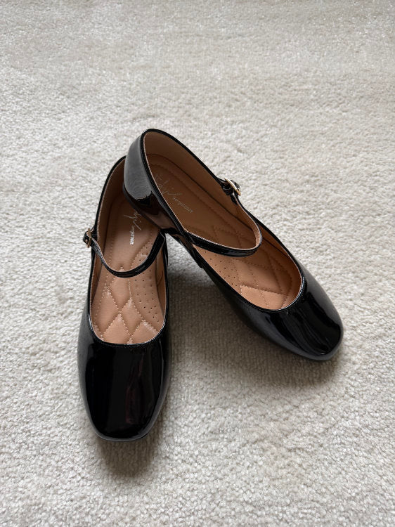 Ballerines plates avec bride sur le dessus