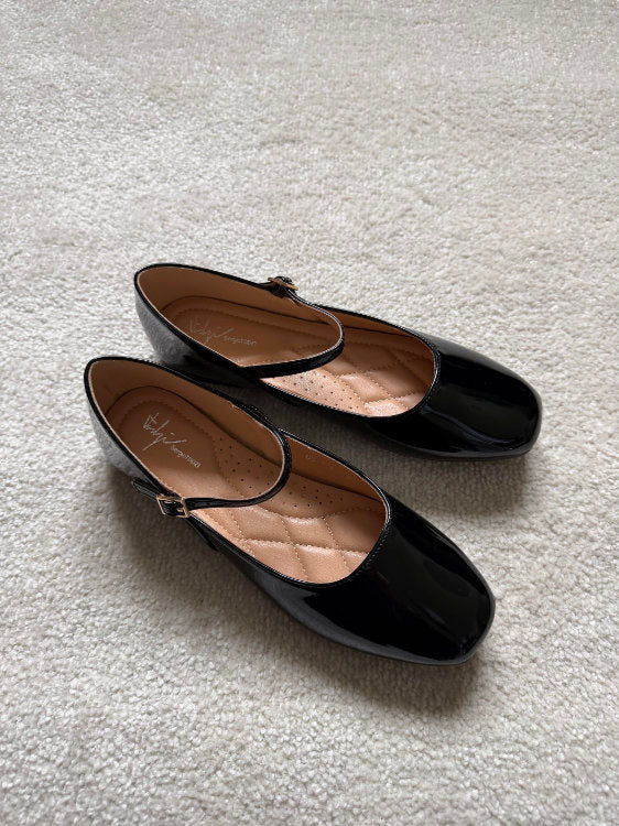 Ballerines plates avec bride sur le dessus