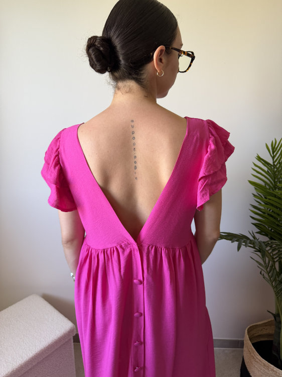 Robe longue boutonnée dans le dos